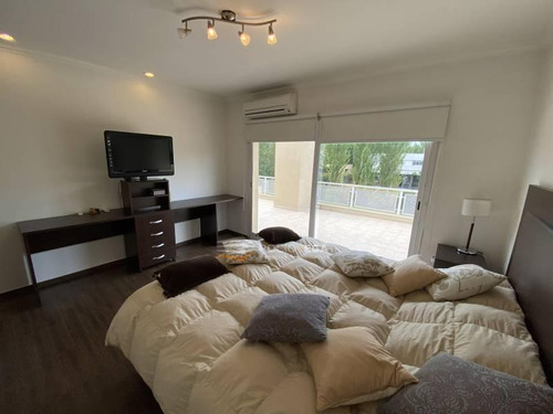 Casa En Venta En Barrio Santa Ana Moreno