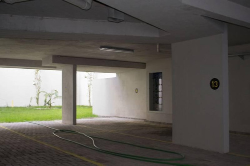 Imagen 3 de 3 de Venta Cochera Fija Descubierta En San Telmo. Defensa. Av. Garay. Parque Lezama