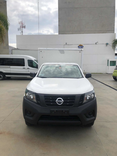 Imagen 2 de 11 de Nissan Np300 2018 2.5 Chasis Cabina Dh Pack Seg Mt