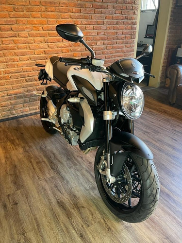 Imagen 4 de 16 de Mv Agusta Brutale 675