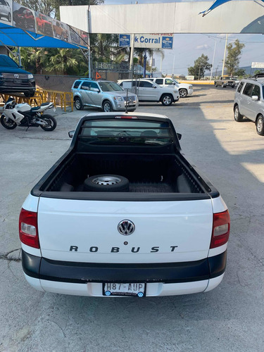 Imagen 8 de 15 de Volkswagen Saveiro 1.6 Starline Ac Mt 2016