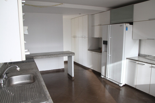 Imagen 4 de 10 de Hermosa Casa En Surco Excelente Ubicación