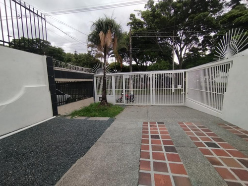 Casa En Arriendo En Pampalinda. Cod A10821