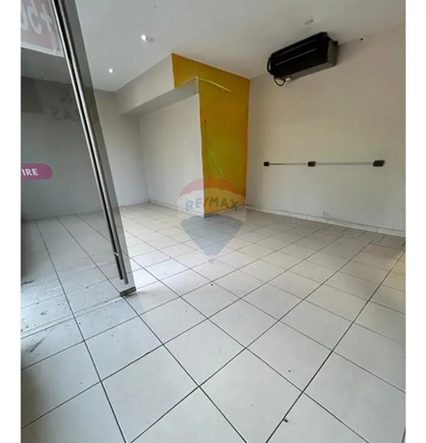Local Comercial En Las Condes, Gran Oportunidad