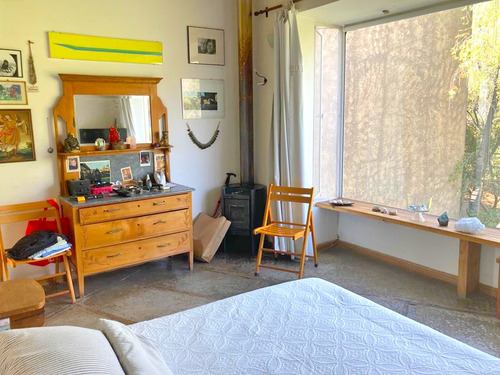 Casa De 4 Dormitorios Con Increíble Vista A Santiago