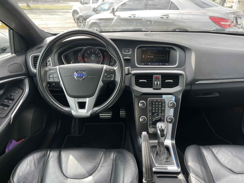 Volvo V40 2.0 T5 R-DESIGN TURBO GASOLINA 4P AUTOMÁTICO