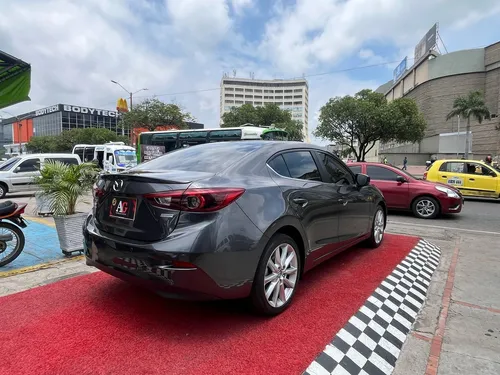 Mazda 3 GRAND TOURING 2.0 MT