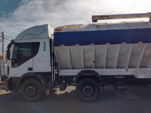 Imagem 9 de 15 de Iveco Tector 240e28 Bitruck 2013 Com Silo