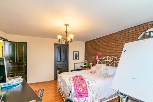 Imagen 6 de 21 de Casa En Cerrada, Con Amplio Jardín