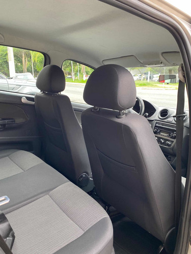 Imagem 9 de 14 de Volkswagen Voyage 1.6 Vht Comfortline Total Flex I-motion 4p