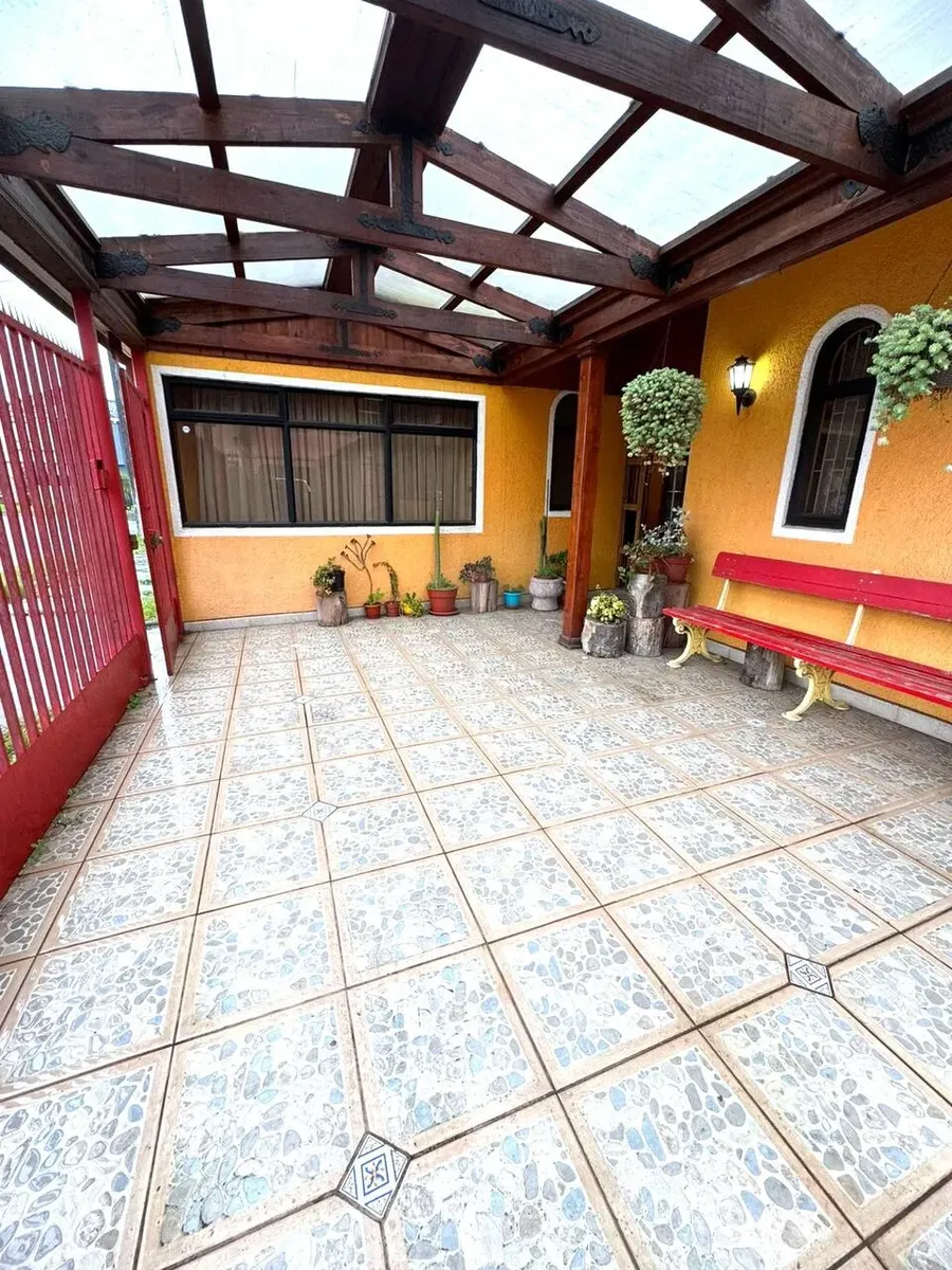 Imagen 2 de 29 de Atractiva Casa Esquina 5 Dormitorios 3 Baños