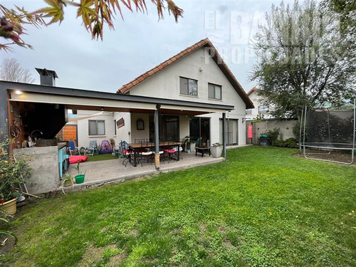 Casa En Venta De 3 Dorm. En Chicureo 