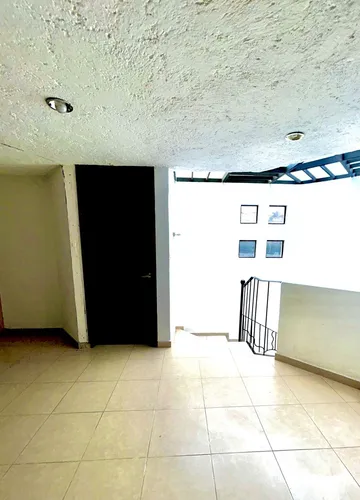 Se Renta Casa En Tepepan, A 8 Min Del Téc. De Monterrey Y Del Hospital Inr