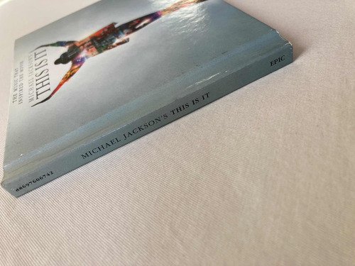 Michael Jackson / This Is It Cd Doble Con Libro Impecable (Usado)