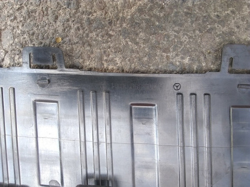 Moldura Mercedes Benz Clase E220 09-13 (Usado)