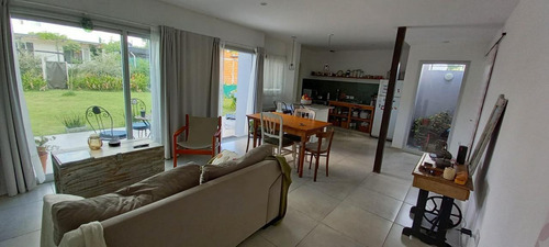 Imagen 3 de 16 de Casa En Venta En La Plata Calle 487 E/ 137 Y 138 - Dacal Bienes Raices