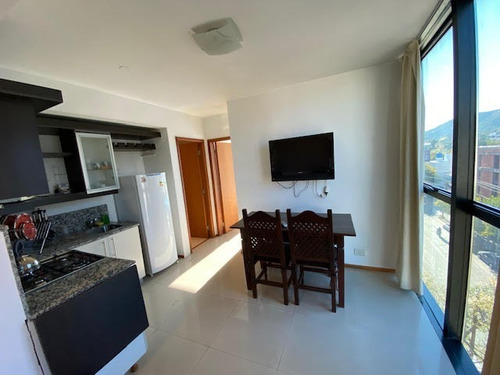 Imagen 10 de 22 de Departamento De Categoría Con Vista Panoramica !!