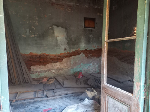 Lote En Ph Al Fondo C/casa A Refaccionar O Demoler. Consulte!!!