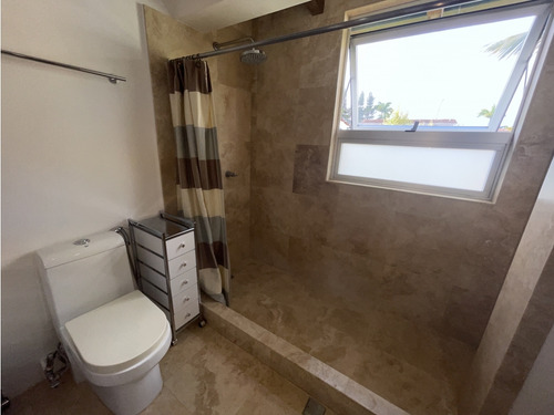 Se Alquila Casa 360m2 5h+s/4b+s/4pe Lomas De La Lagunita
