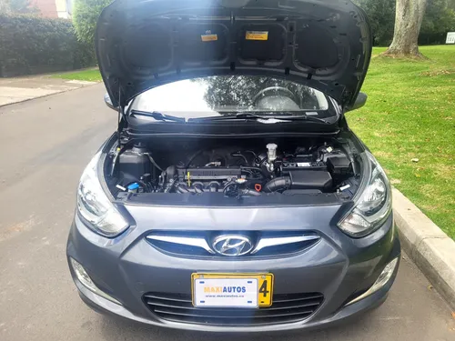 Hyundai Accent 1.6 Gl At 2012