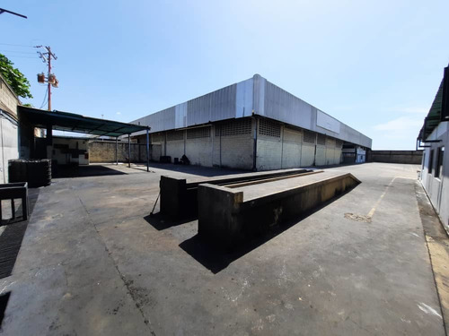 Imagen 6 de 8 de Alquiler De Majestuoso Galpon Zona Industrial Castillito. Hg