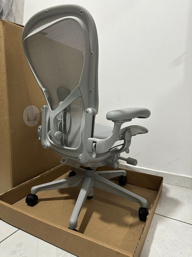 Cadeira Herman Miller New Aeron C Completa Mineral Tela (Usado)