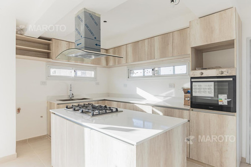 Imagen 26 de 30 de Casa En Venta En El Canton - Maroto Propiedades