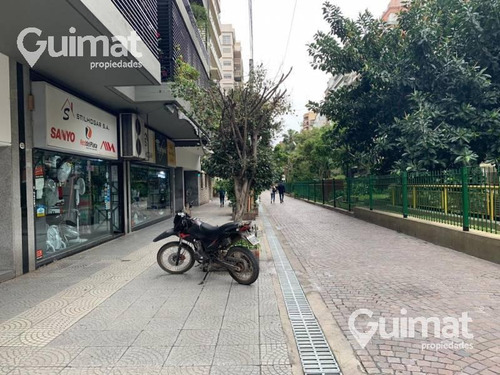 Imagen 4 de 8 de Excelente Local Con 12 Mts De Frente Sobre Boulevard Charcas
