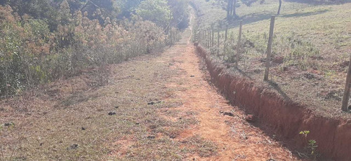 Chácara Em Baependi Sul De Minas, Com 3 Mil Metros Quadrados , Casa Simples, Fim De Linha , Bela Vista . - 995