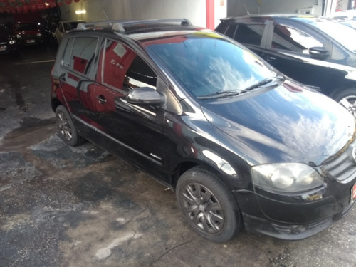 Imagem 5 de 11 de Volkswagen Fox Black City 1.0 Mi Total Flex 8v