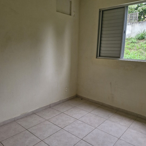 Apartamento Ótimo Investimento, Preço Direto Com O Proprietário. Imóvel Ideal Para Família, E Estudantes Que Residem Na Região E Os Pais Fazerem Um Investimento Para Os Filhos Ficarem Em Segurança.