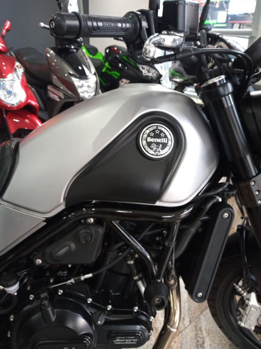 Benelli Leoncino 500 Modelo 2021 Con 12.000kms