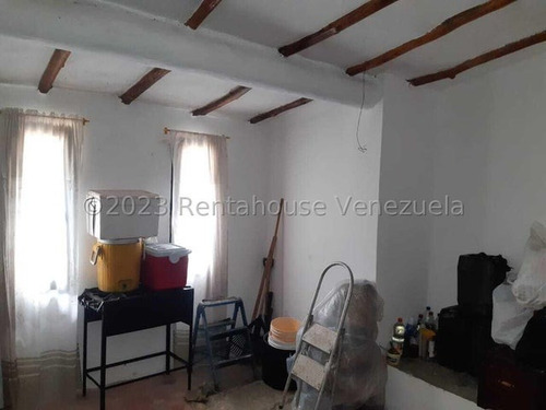 Rz Vende ¡tu Hogar Ideal Te Espera En Esta Espaciosa Y Confortable Casa! Disfruta De Amplios Ambientes Para Toda Tu Familia. ¡ven A Conocerla Y Enamórate De Ella! 25-15801 Jul1