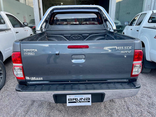 Imagen 6 de 12 de Toyota Hilux 2014 3.0 Cd Srv 171cv 4x2