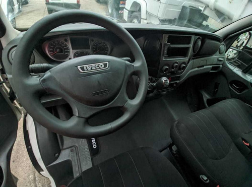 Imagem 11 de 13 de Financia Sem Entrada Iveco 35s14 Baú Porta Lateral Revisada