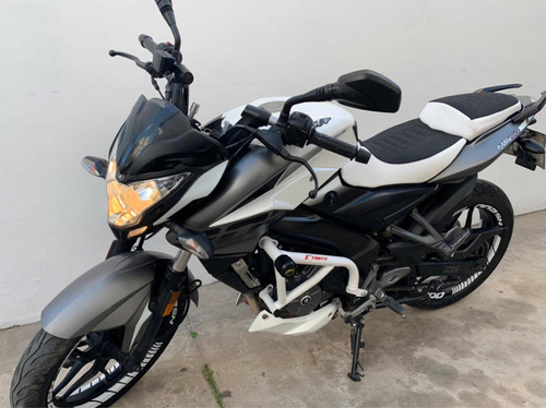 Bajaj Ns 200