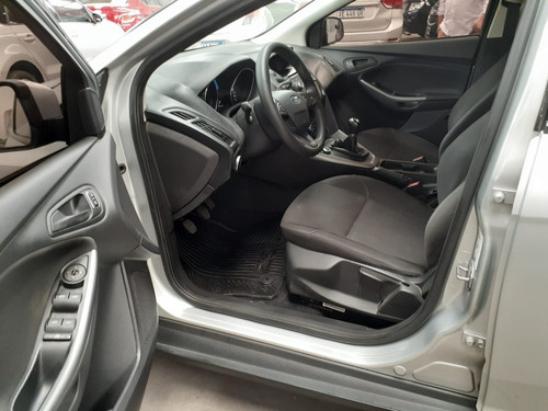 Imagen 5 de 14 de Ford Focus 1.6 S 4p Pb