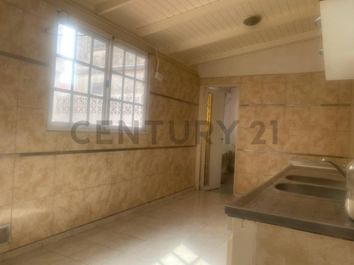 Alquiler Ph 3 Ambientes Con Amplio Patio En Lanus Oeste