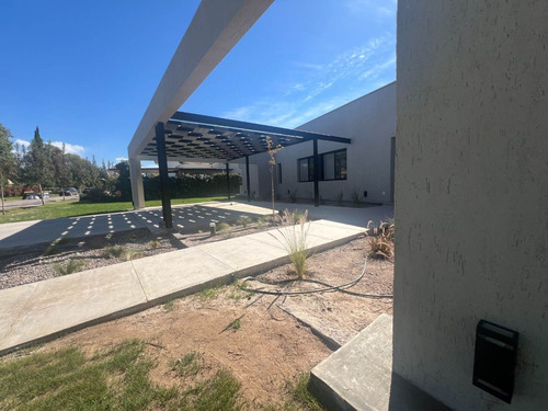 Casa En Venta En Barrio Privado Liceo Country 1