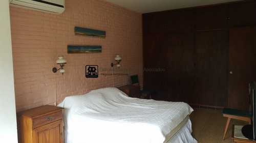 Casa Con Buenas Comodidades En Mansa A 2 Cuadras De La Playa- Ref: 1707