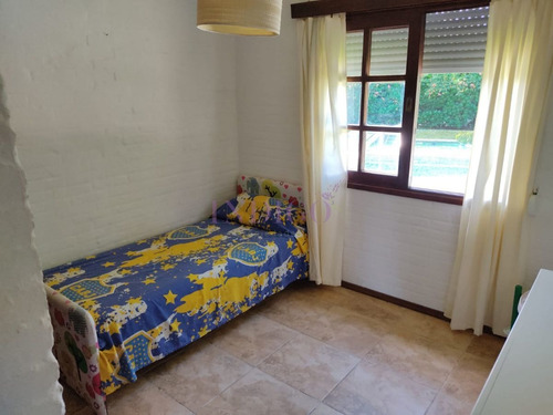 Imagen 14 de 30 de Casa Con 3 Dormitorios, 2 Baños Mas Dependencia, Piscina Y Parillero! - Punta Del Este Marly