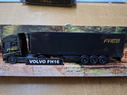 Camión Maisto Volvo Fh 16 Escala 1/72 Negro