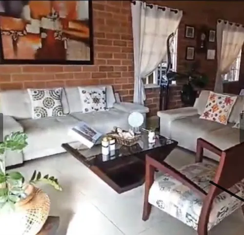 Venta Espectacular Casa Campestre, Precio De Oportunidad. A Puerta Cerrada. De Un Piso; Entre La Cumbre Y Pavas. A 150 Metros De La Vía Principal. Lote: 1.000 Mtrs.