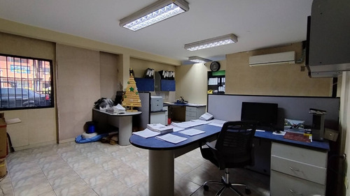 T.r. Vende Galpón Comercial Con Excelente Ubicación En Puerto Cabello Cod. 271734