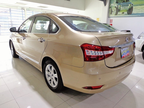 Imagen 4 de 9 de Dongfeng A60 2022 4x2 Automático
