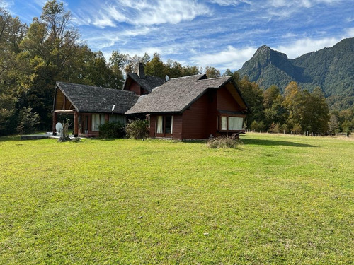 Imagen 2 de 29 de Maravillosa Casa, Sector Las Bandurrias, Pucón