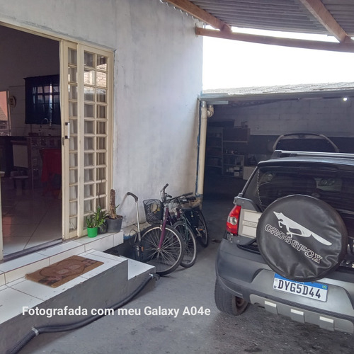 Casa Com 3 Quartos 2 Banheiros, 1 Lavabo ,piscina, Churrasqu