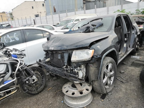 Jeep Gran Cheroke Desarmo Por Partes Deshuese Yonque Chocado