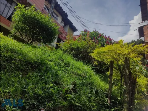 Casa De Tres Niveles Con Futura Ampliación.(mls#244633)