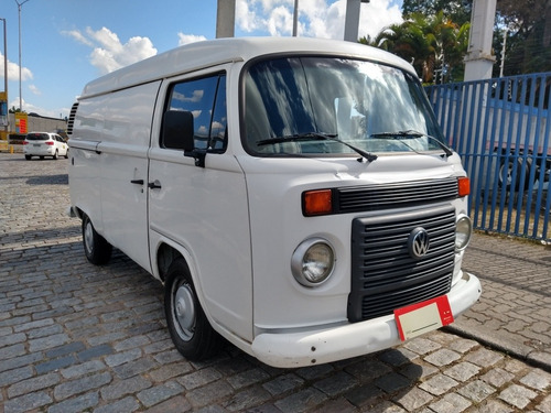 Imagem 2 de 15 de Volkswagen Kombi Furgão Isolada